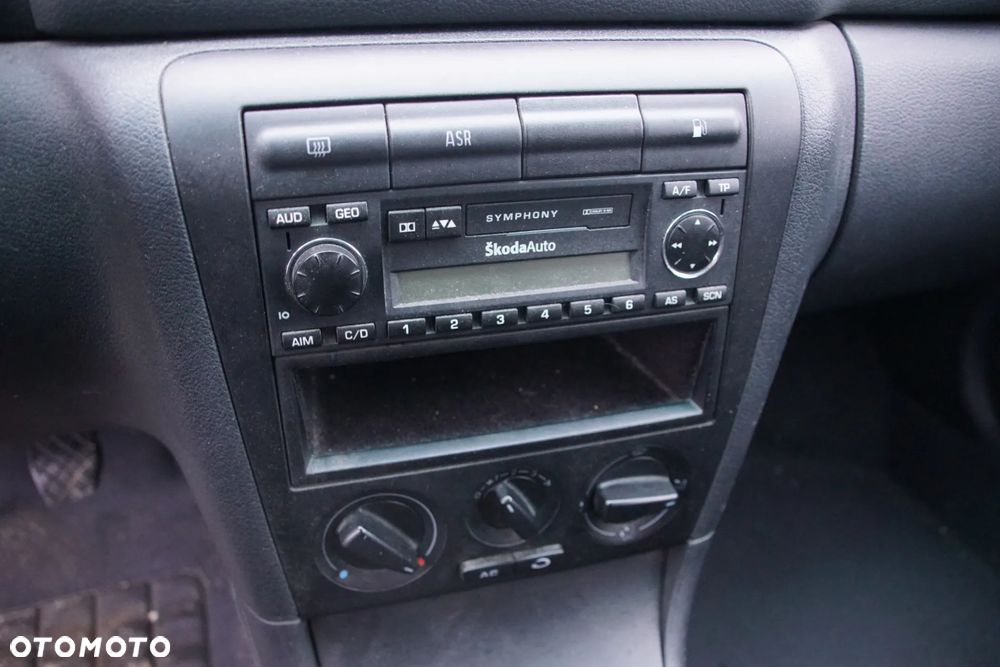 Auto na części - Skoda Octavia I Lift 1.9 TDI 110 KM ASV EGS LF5U 2001R Silnik Skrzynia Drzwi Maska Klapa Zderzak Błotnik Lampa Lusterko Klamka Deska Kokpit Sterownik Moduł Czujnik Licznik Panel - 11