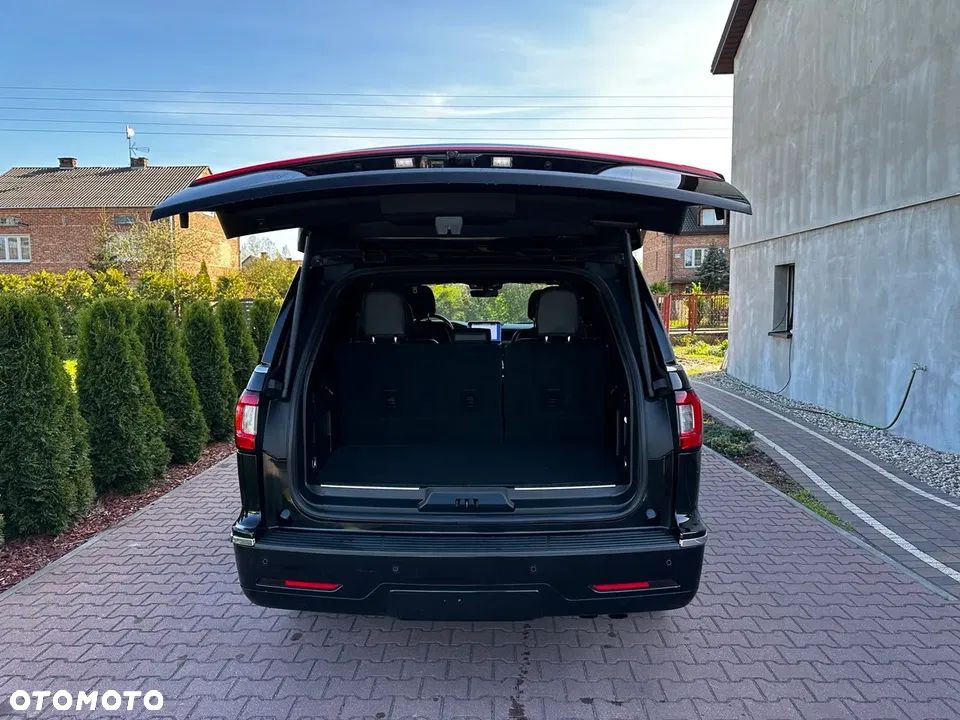 Lincoln Navigator - 38