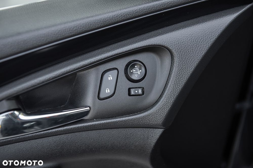 Opel Insignia - 16