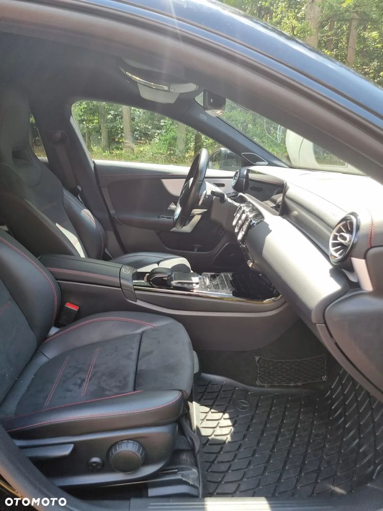 Mercedes-Benz CLA 220 d AMG Line 8G-DCT - 14