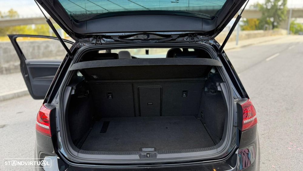 VW Golf 2.0 TDi GTD DSG - 41