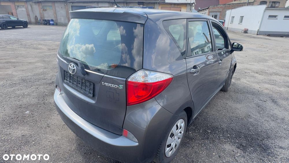 Toyota Verso S - 4