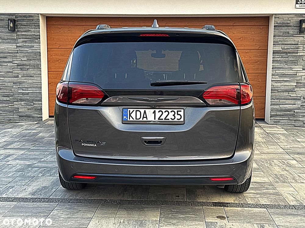 Chrysler Pacifica - 37