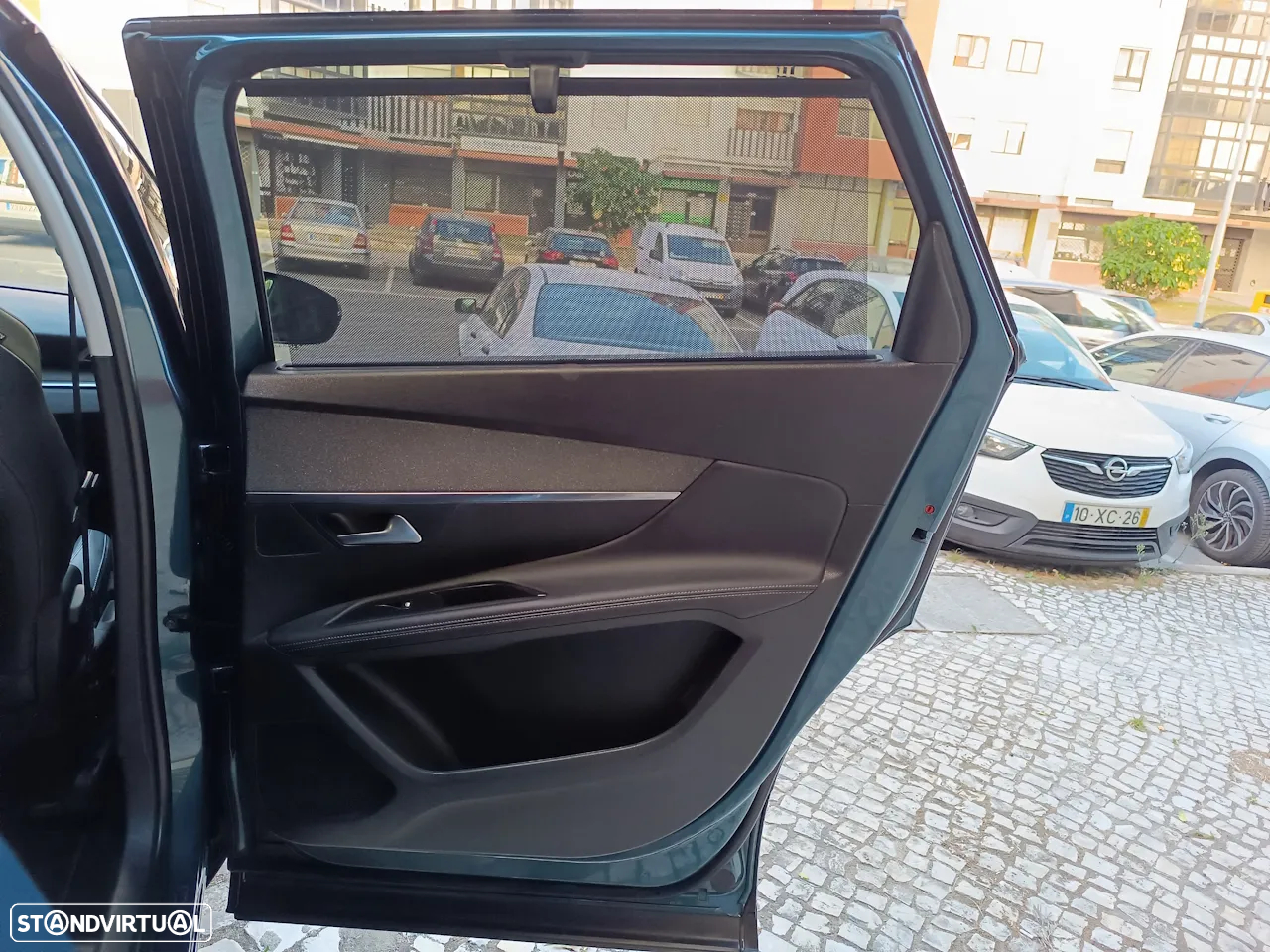 Peugeot 5008 1.2 PureTech Allure EAT8 - 29
