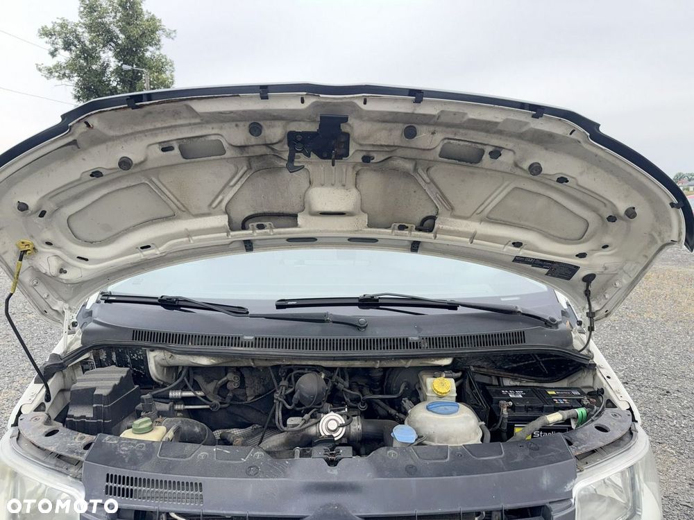Volkswagen Transporter - 18