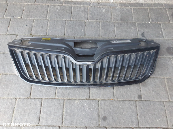 SKODA RAPID ATRAPA GRIL GRILL 5JA 853 668
