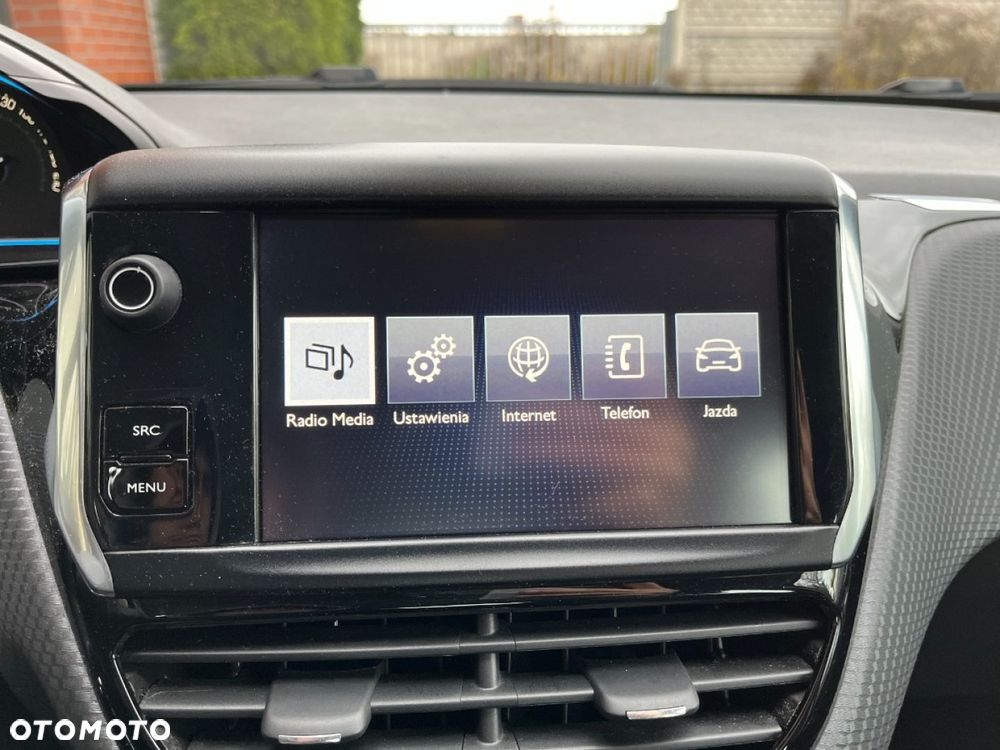 Peugeot 2008 1.2 Pure Tech Allure S&S - 12