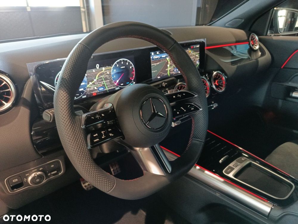 Mercedes-Benz GLA - 14