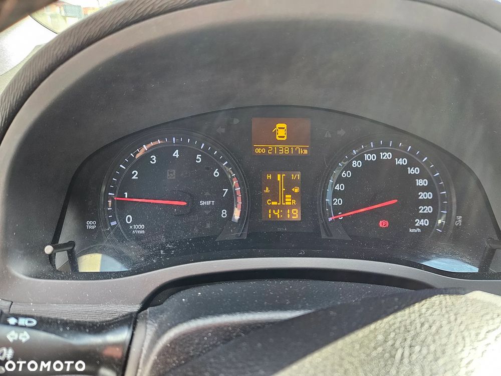 Toyota Avensis 1.6 Active - 10