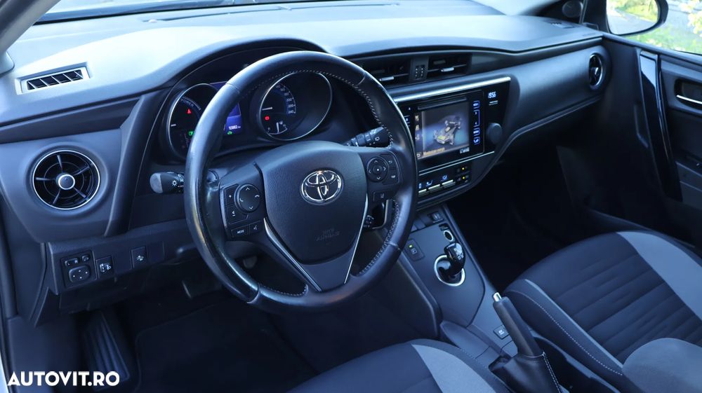 Toyota Auris - 5