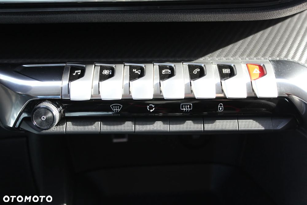 Peugeot 5008 BlueHDi 130 EAT8 Allure - 24