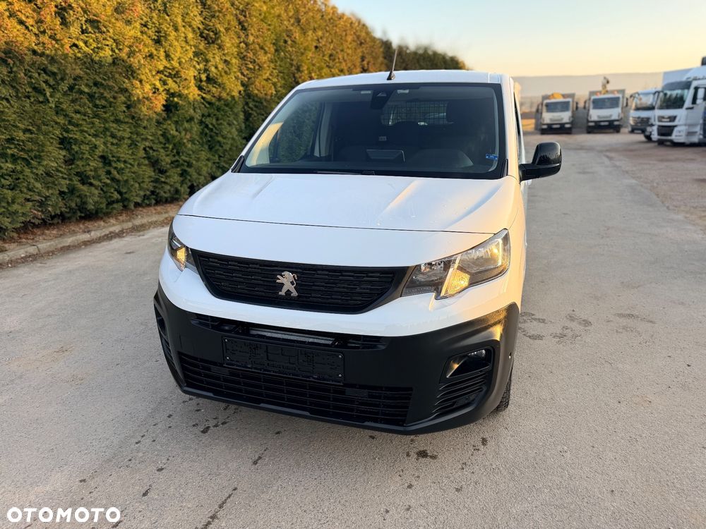 Peugeot Partner  21r 130 HK Niski przebieg 1wł ASO 5 dzwi Euro6.2/ford/opel/citroen - 2
