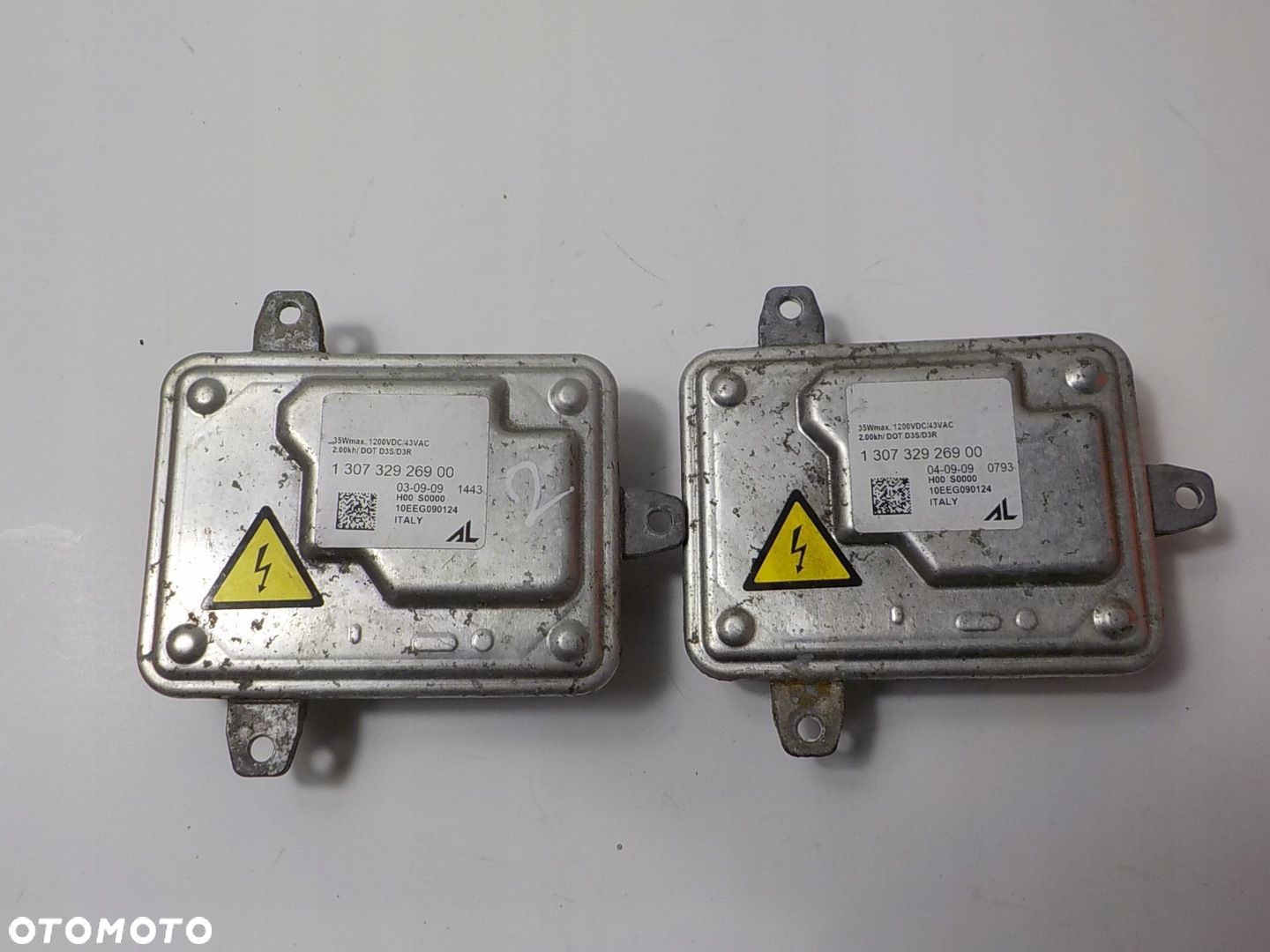 VOLVO C30 PRZETWORNICA XENON 130732926900 - 1