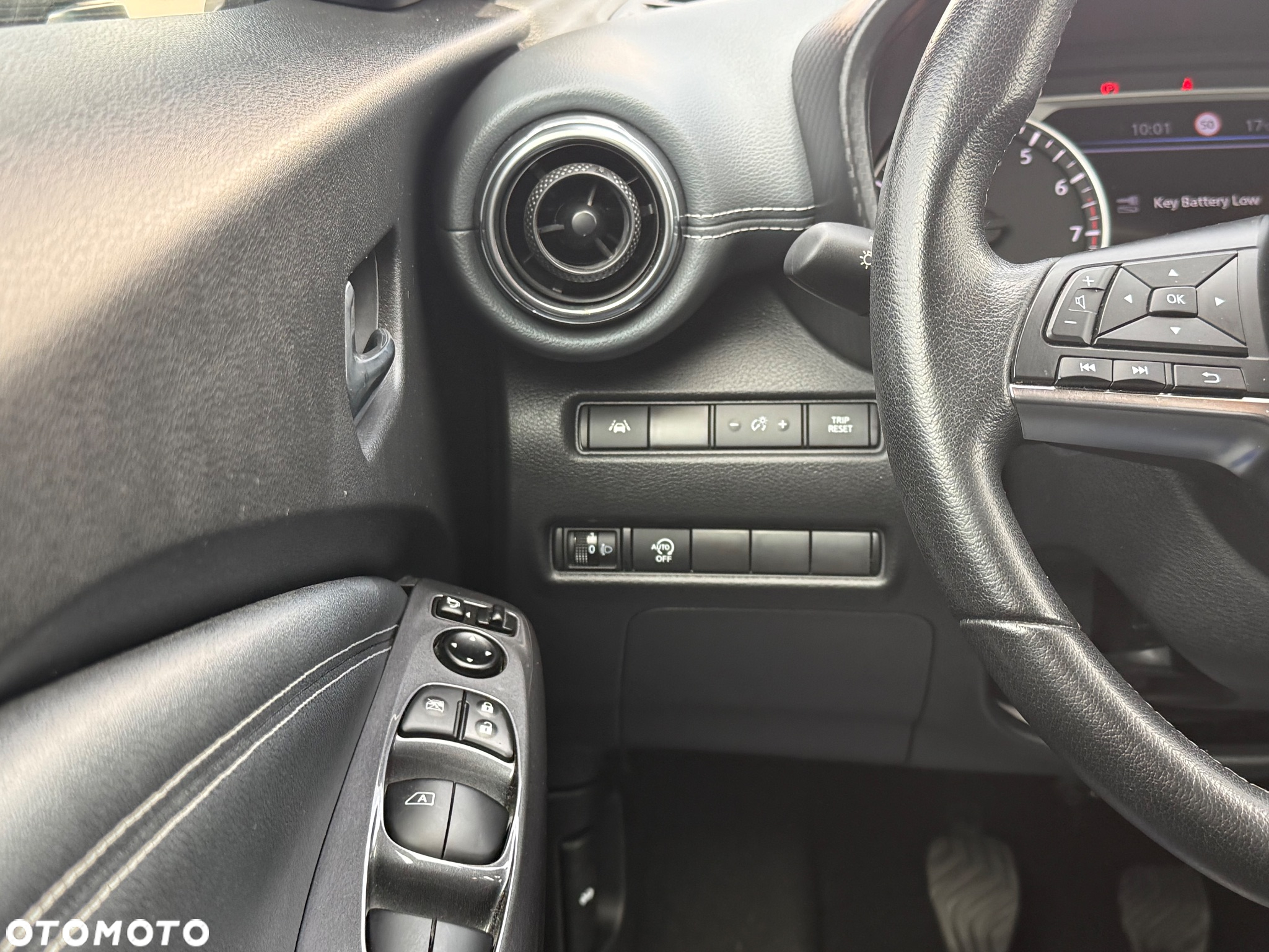Nissan Juke 1.0 DIG-T N-Connecta - 24