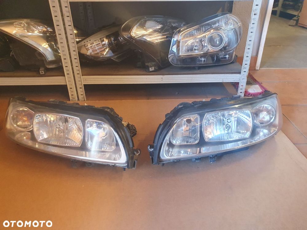 REFLEKTOR L/P VOLVO V70 II XC70 LIFT EUROPA - 1