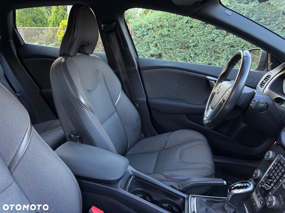 Volvo V40 Cross Country D3 Geartronic Momentum - 25