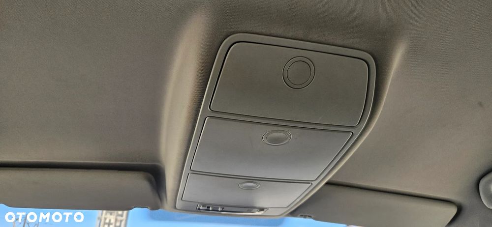 Volkswagen Touran - 29