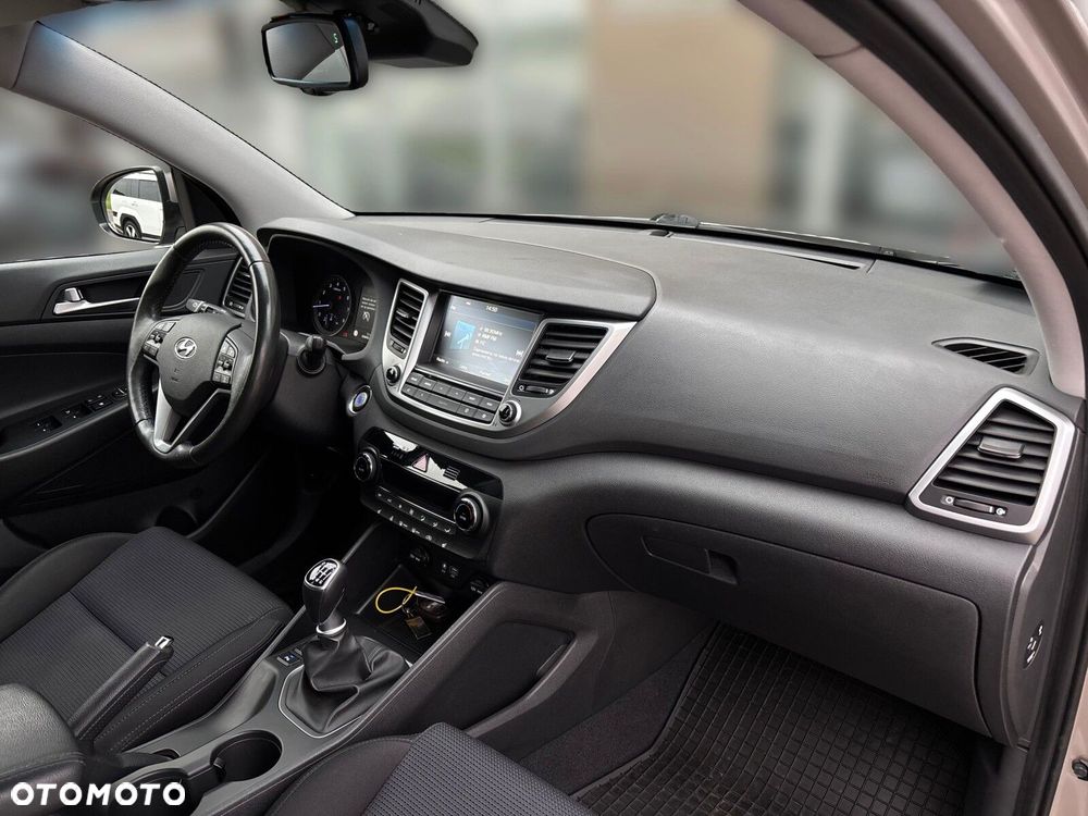 Hyundai Tucson 1.6 GDI BlueDrive Style 2WD - 27