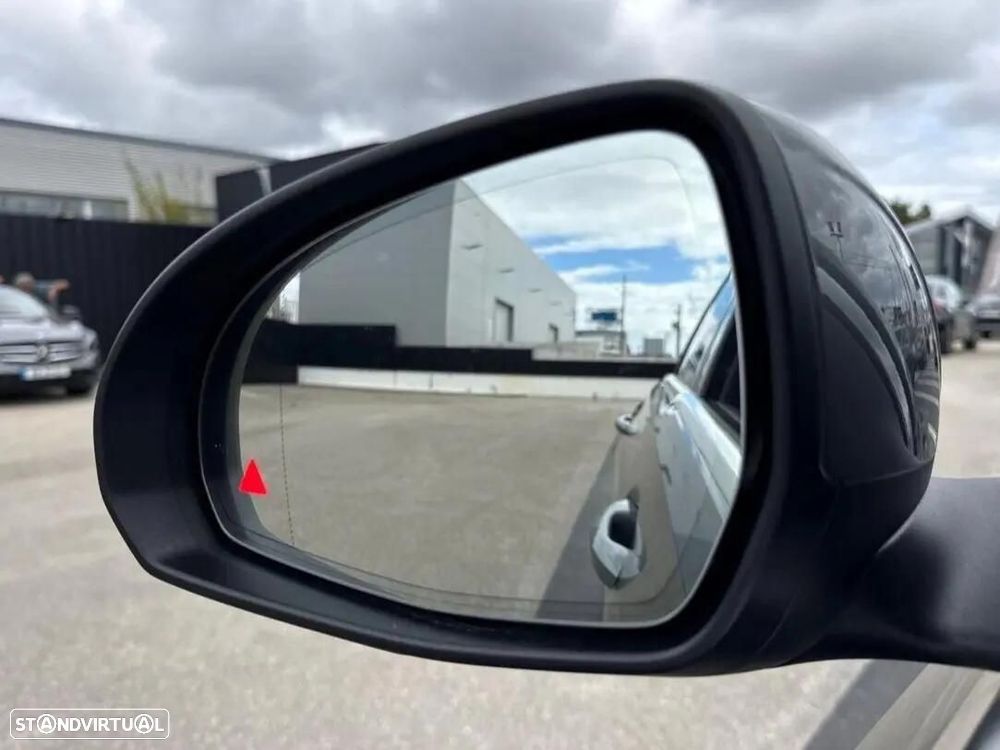 Mercedes-Benz C 300 e AMG Line - 11