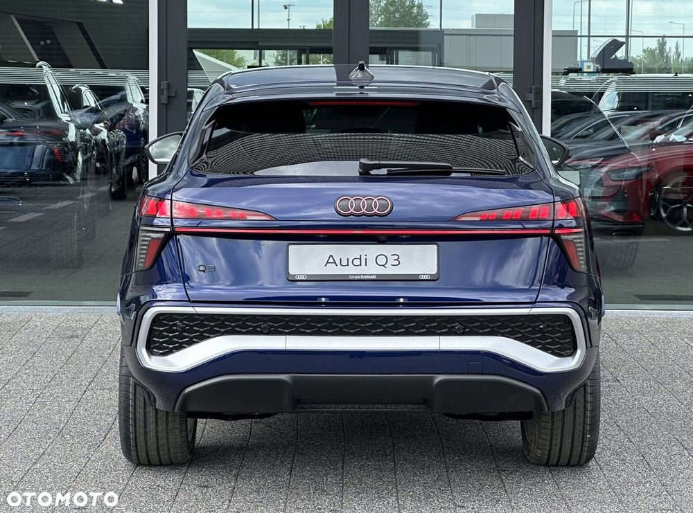 Audi Q3 Sportback - 8