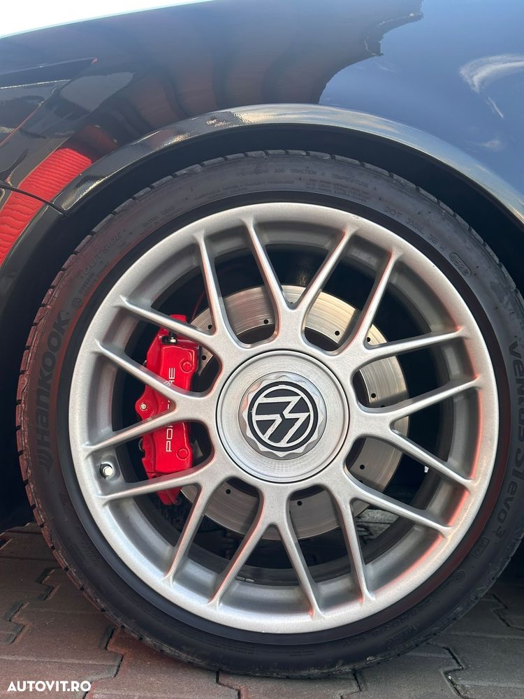 Volkswagen Golf - 6