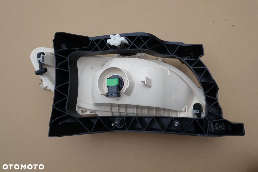 HALOGEN LEWY DAF XF 106 - 3