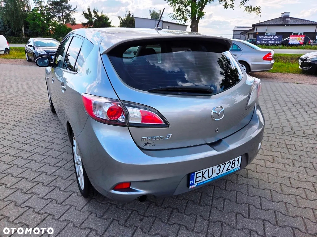 Mazda 3 1.6 CD Exclusive + - 11