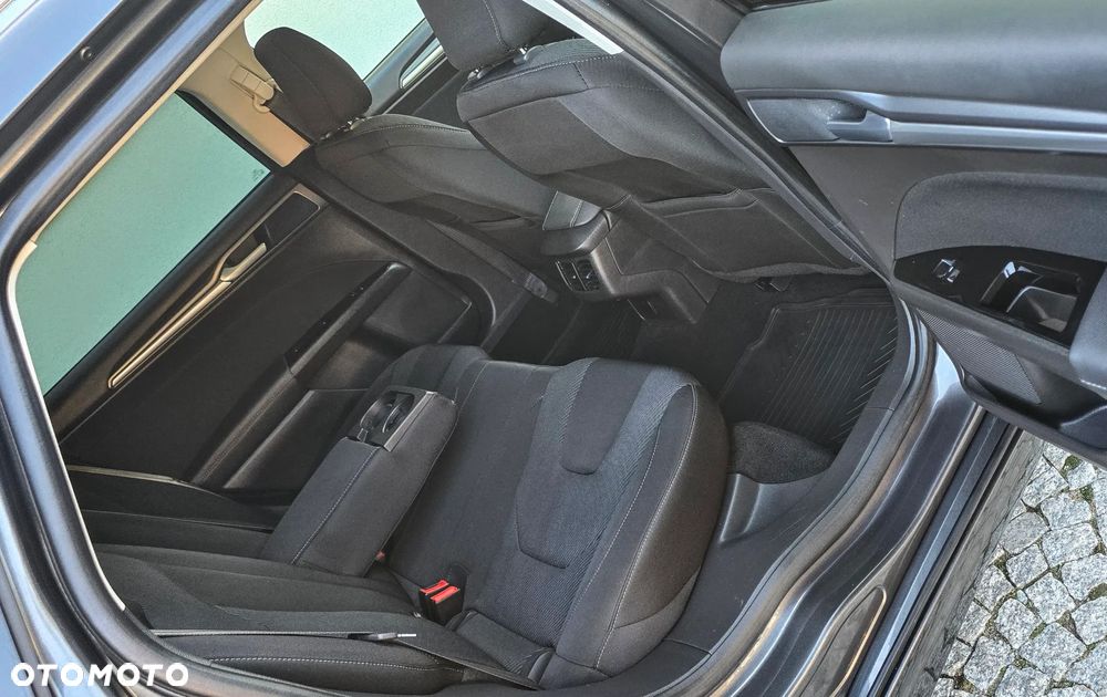 Ford Mondeo 2.0 TDCi Titanium - 19