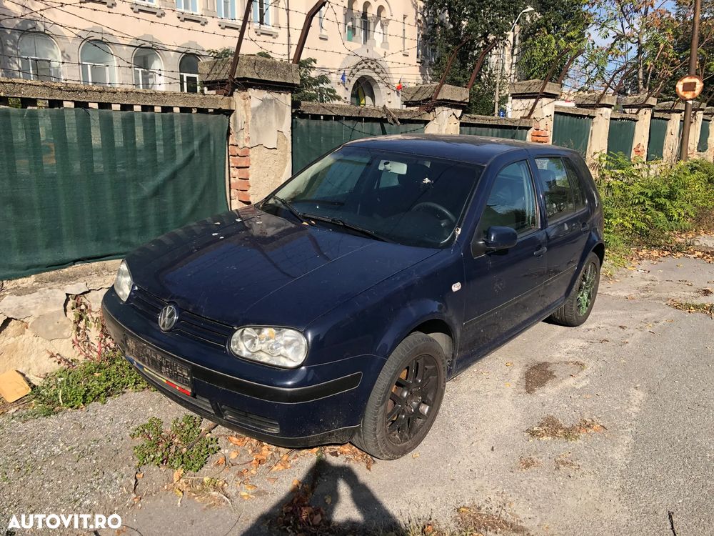 Dezmembrez  VW Volkswagen Golf 4 albastru 2002 4 usi - 1