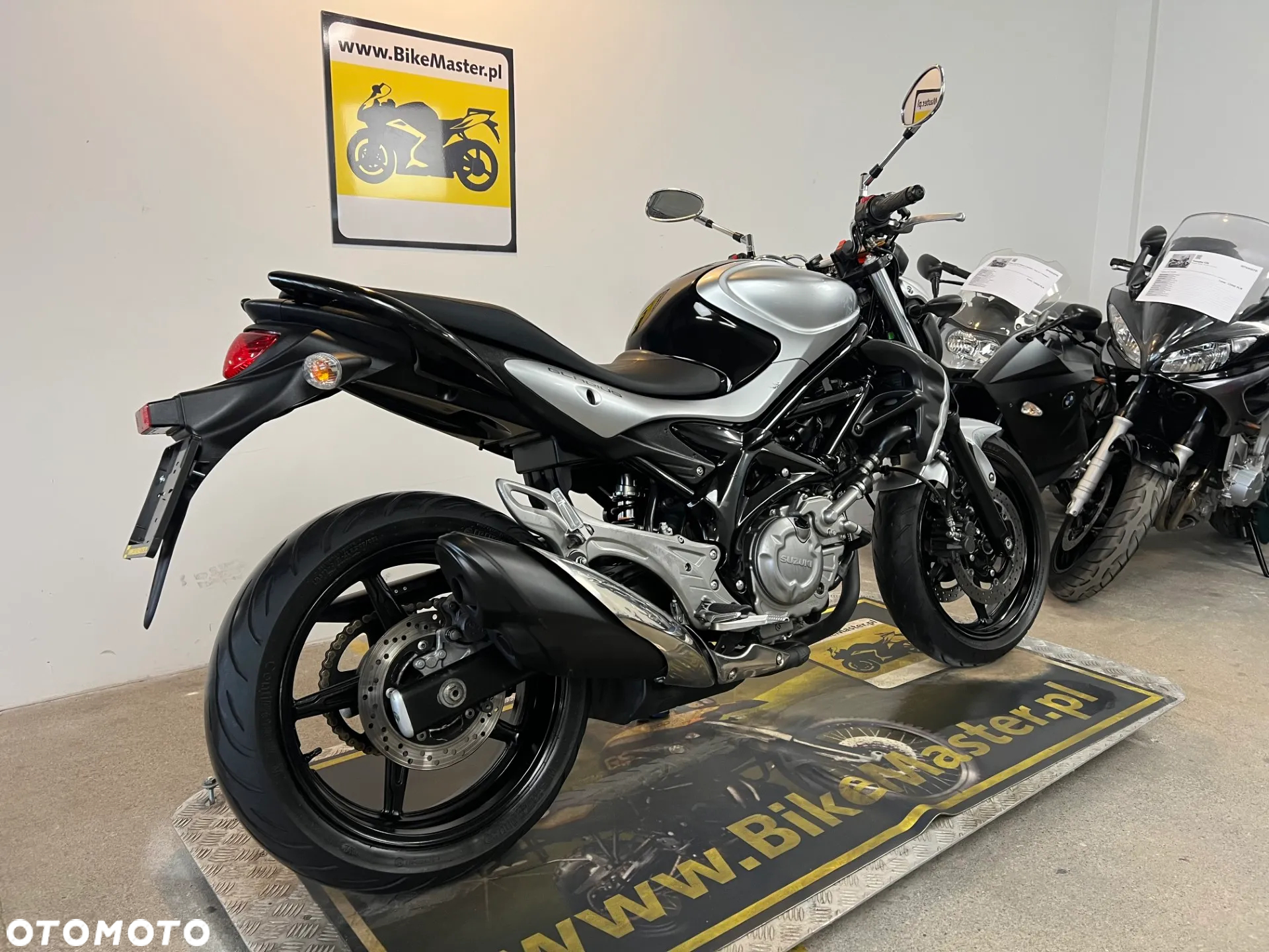 Suzuki Gladius - 5