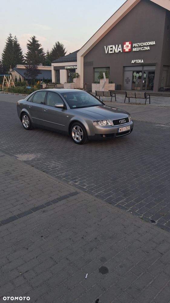 Audi A4 Limousine - 6