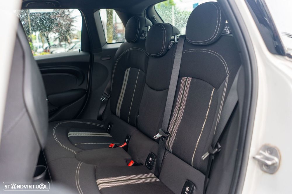 MINI 5 Portas Cooper Premium JCW Auto - 55