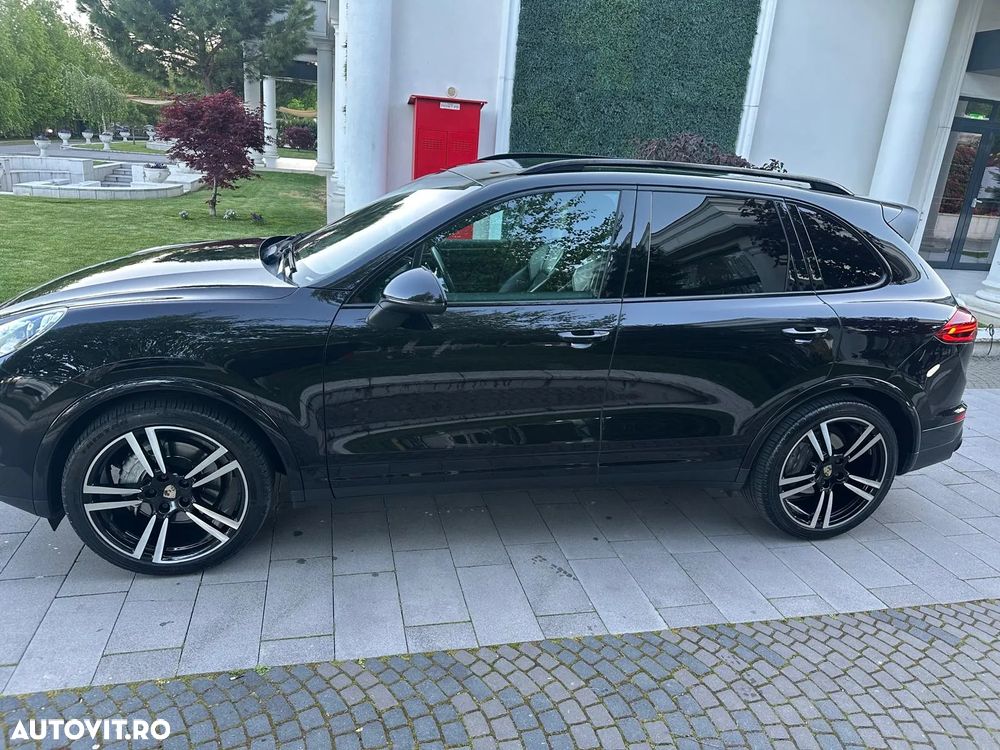 Porsche Cayenne Platinum Edition - 2