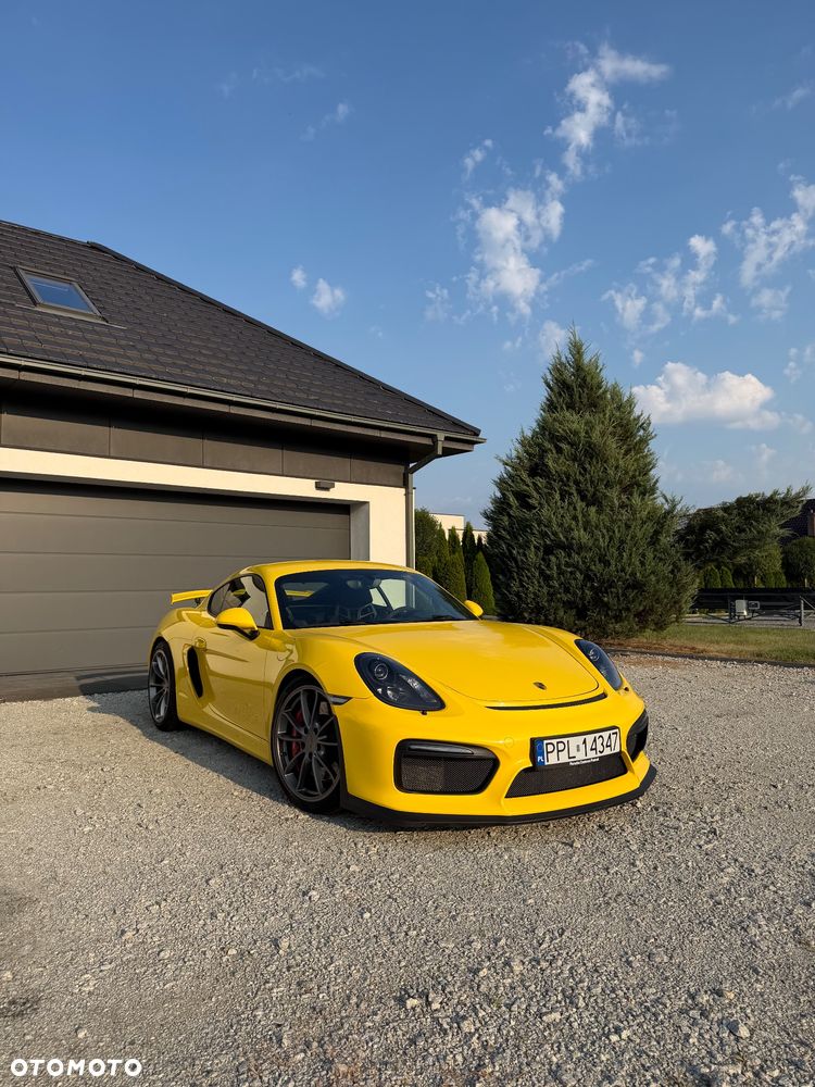 Porsche Cayman GT4 - 1
