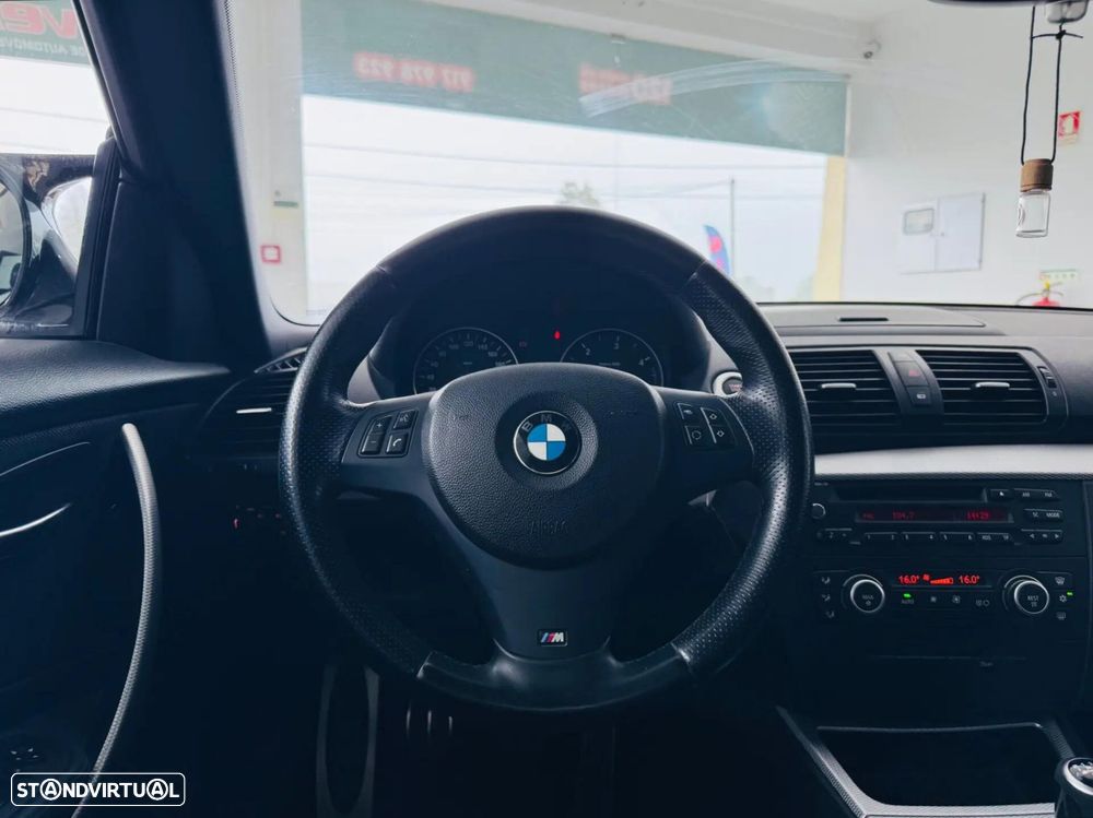 BMW 118 d Pack M - 26