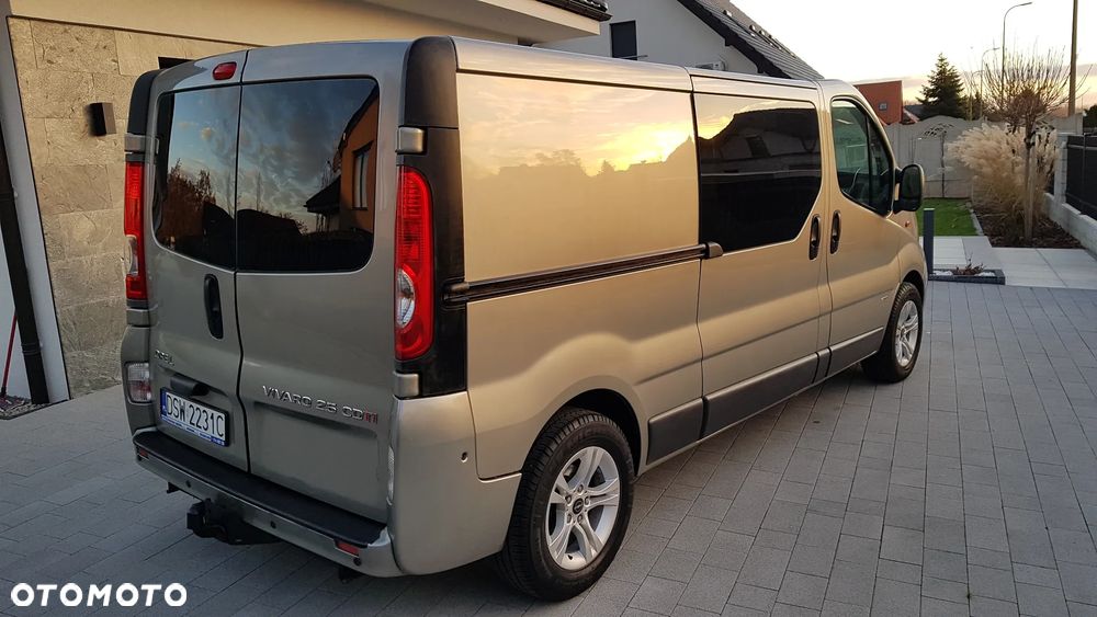 Opel Vivaro ver-2-0-tdci-titanium - 32