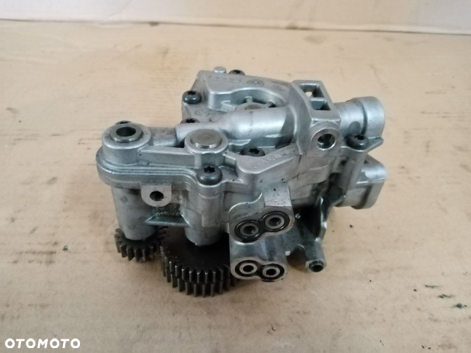 Pompa oleju Audi 4.2TDI Q7 A8 CDS 057115105S - 3