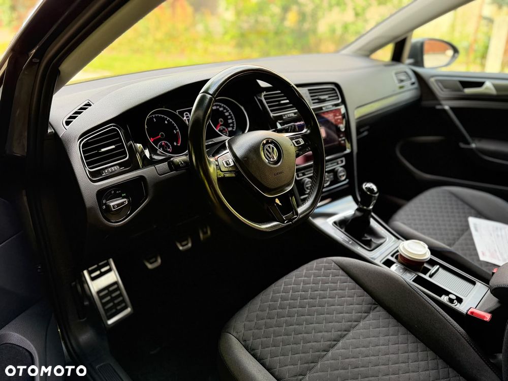 Volkswagen Golf - 9