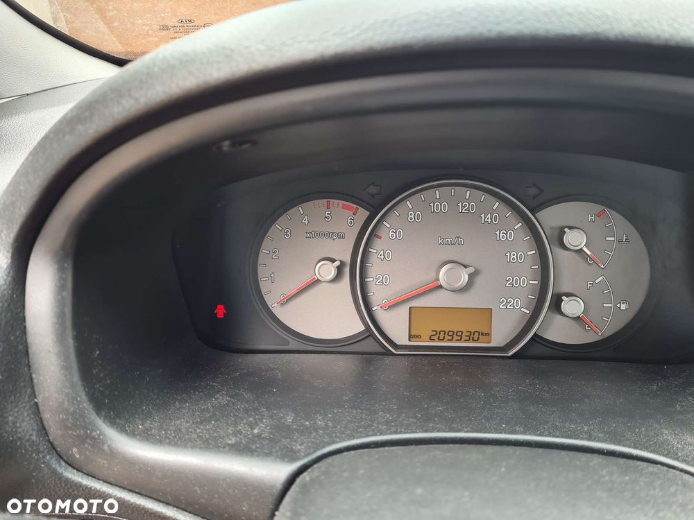Kia Carens CRDi DPF LX - 10