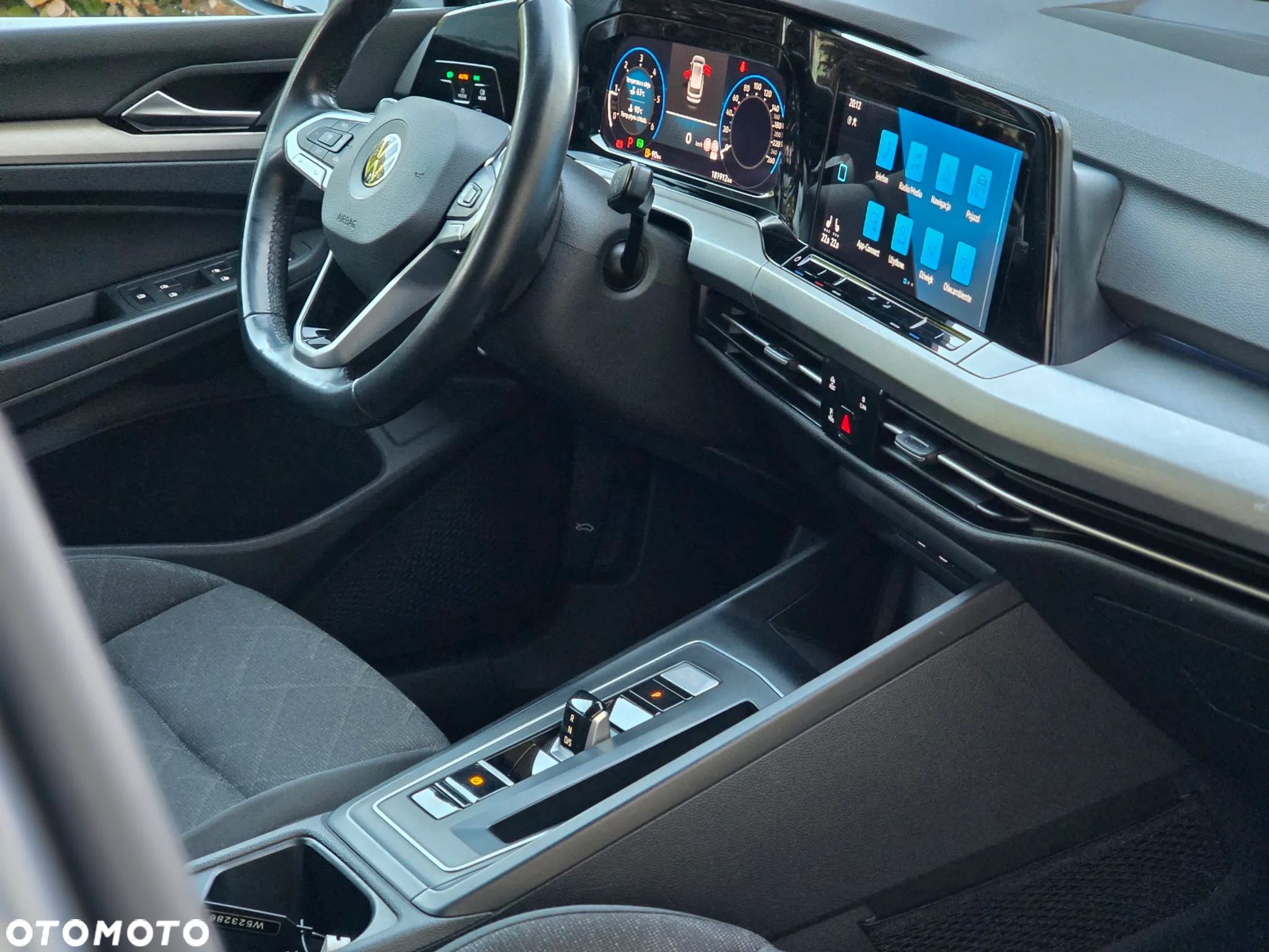 Volkswagen Golf VIII 2.0 TDI Life DSG - 24