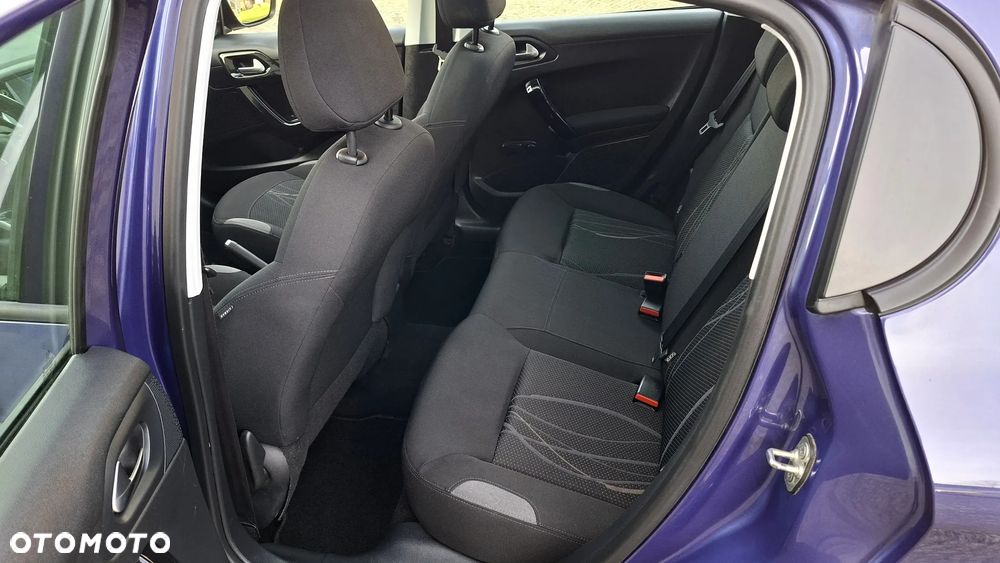 Peugeot 208 1.2 PureTech Allure - 25