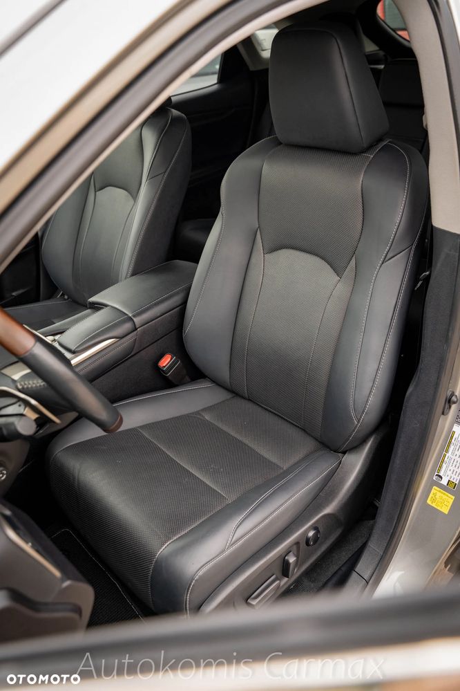 Lexus RX - 15