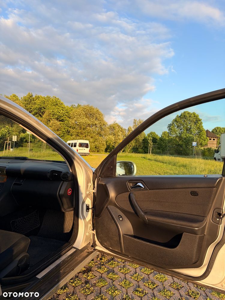 Mercedes-Benz Klasa C 200 CDI Classic - 14