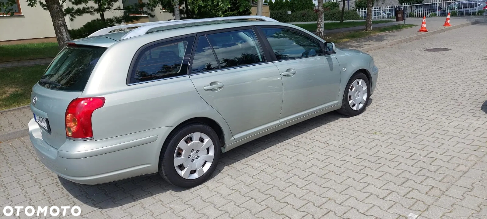 Toyota Avensis 1.8 VVT-i Sol - 3