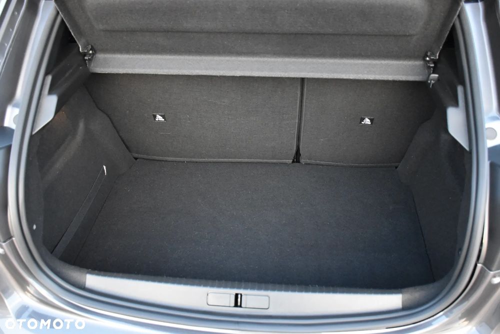 Peugeot 208 - 38
