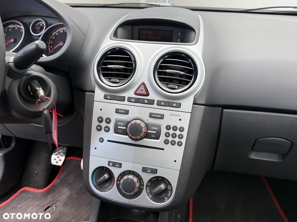 Opel Corsa 1.6 Turbo GSi - 18