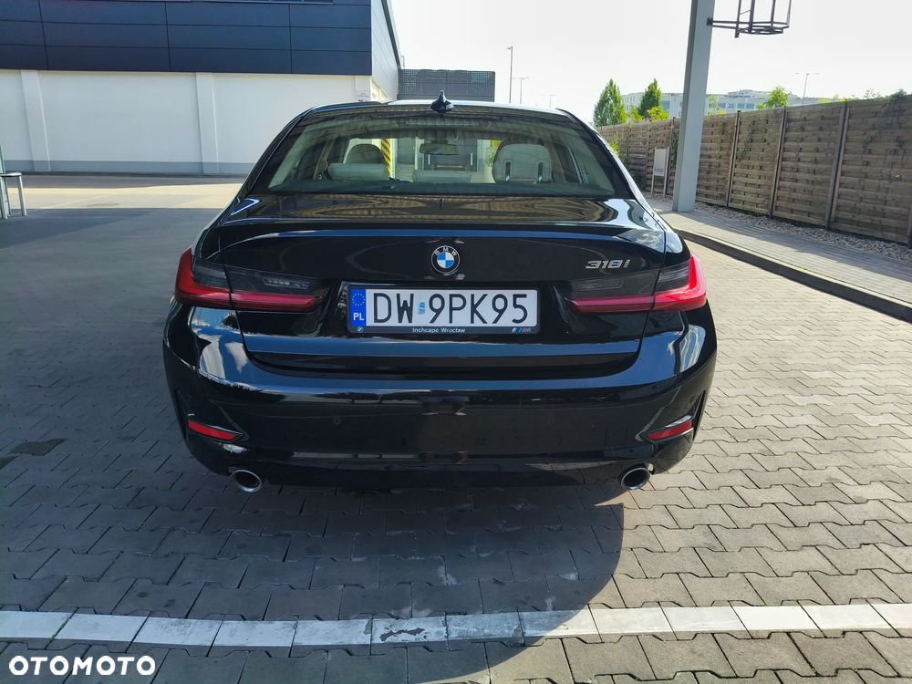 BMW Seria 3 318i - 4