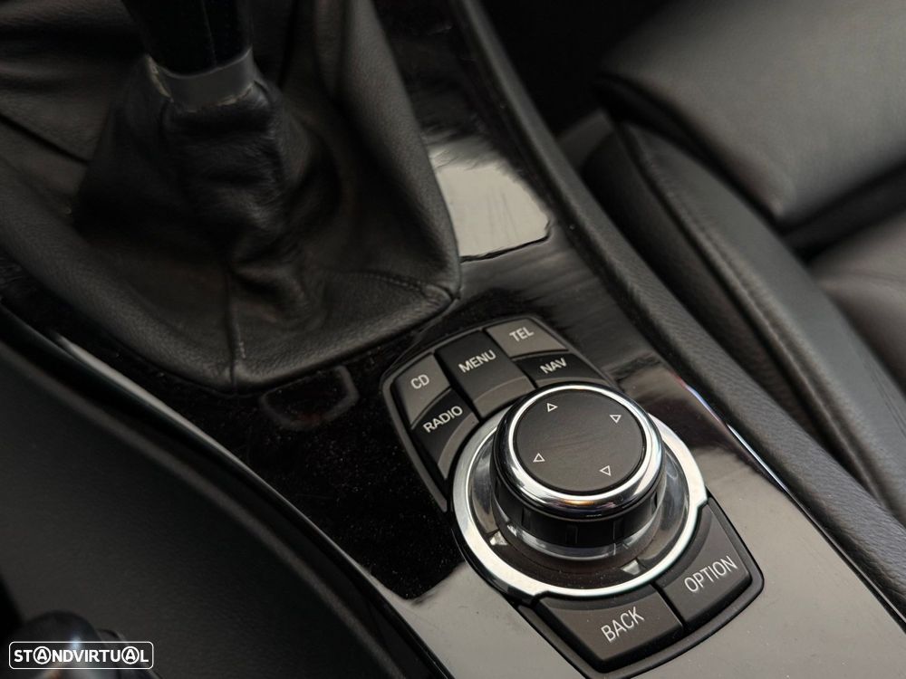 BMW 320 d xDrive Coupe Edição M - 25