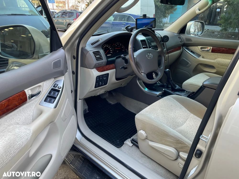 Toyota Land Cruiser - 6