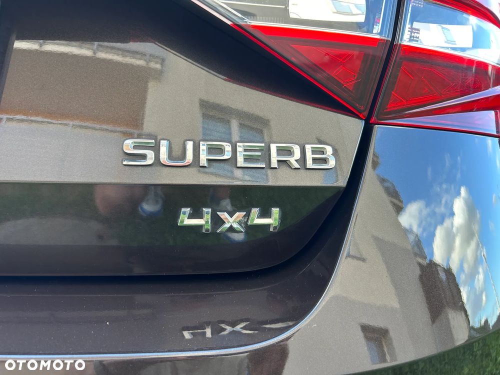 Skoda Superb 2.0 TDI 4x4 L&K DSG - 8